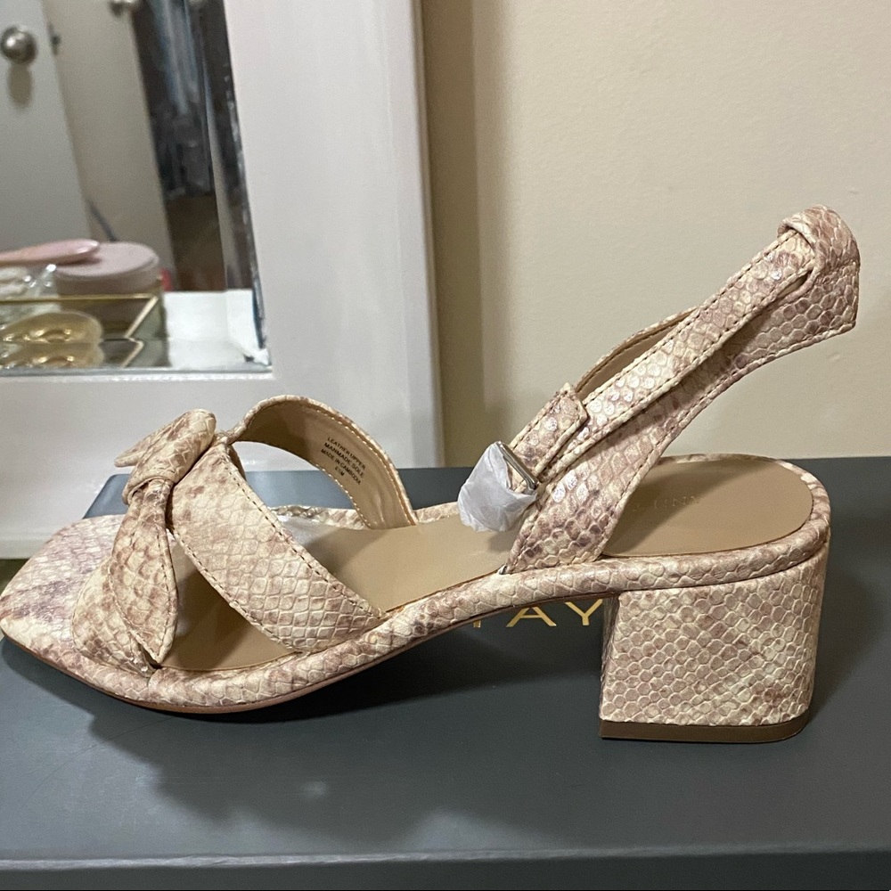Ann Taylor NIB size 6.5 leather sandals
